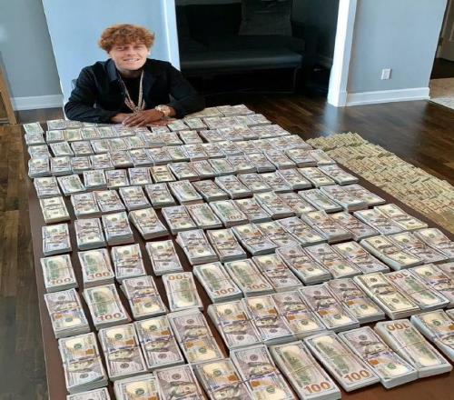 辛纳与网球六王赛600万奖金合影，平均每分钟入账3万美元